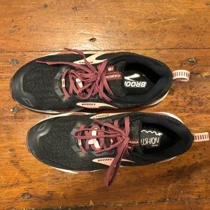 Brooks Cascadia W’s Size 8, very good condition